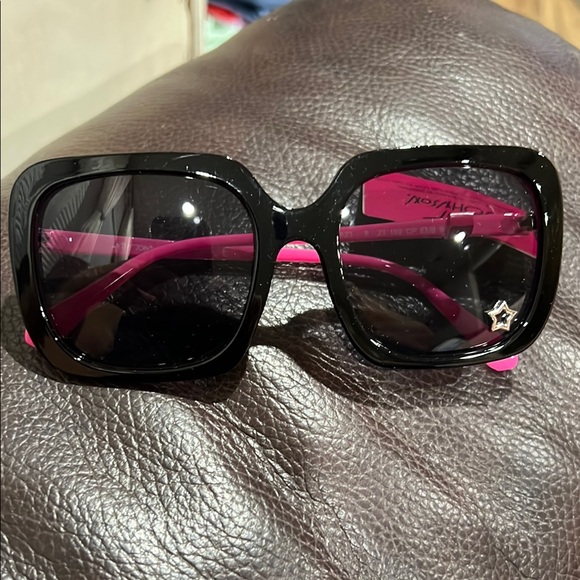 Stylish Black and Pink Sunglasses Betsey Johnson NWT - Picture 1 of 4